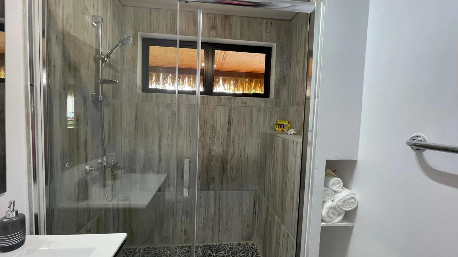 הוילה Bungalow Fare Miti Vairao בית נופש